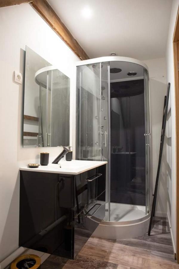 Cyris - Chambres Duplex Climatisees - Spa & Piscine Centre Ville Saint-Germain-des-Fosses Bagian luar foto