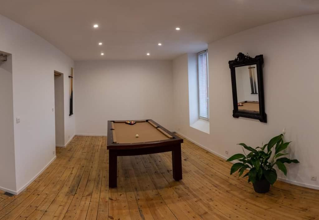 Cyris - Chambres Duplex Climatisees - Spa & Piscine Centre Ville Saint-Germain-des-Fosses Bagian luar foto